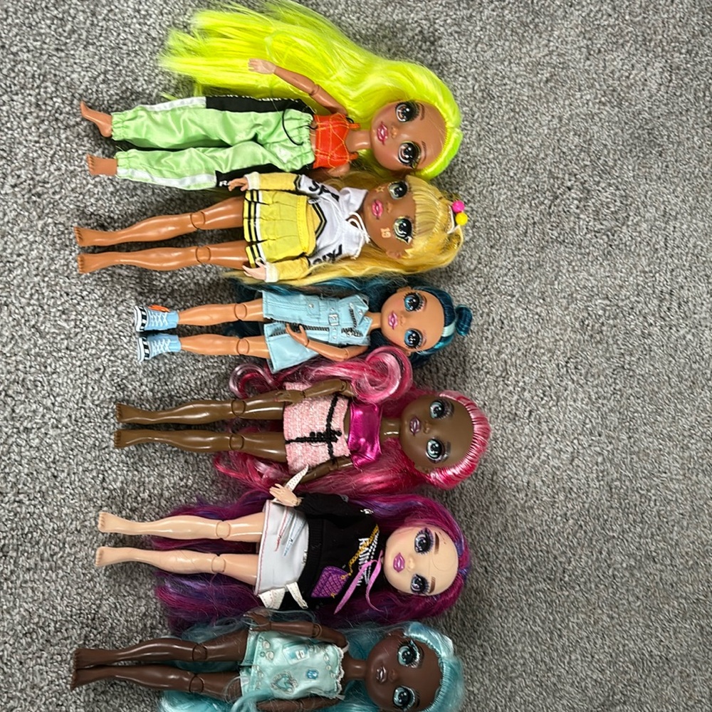 Lot of 6 Rainbow High Dolls